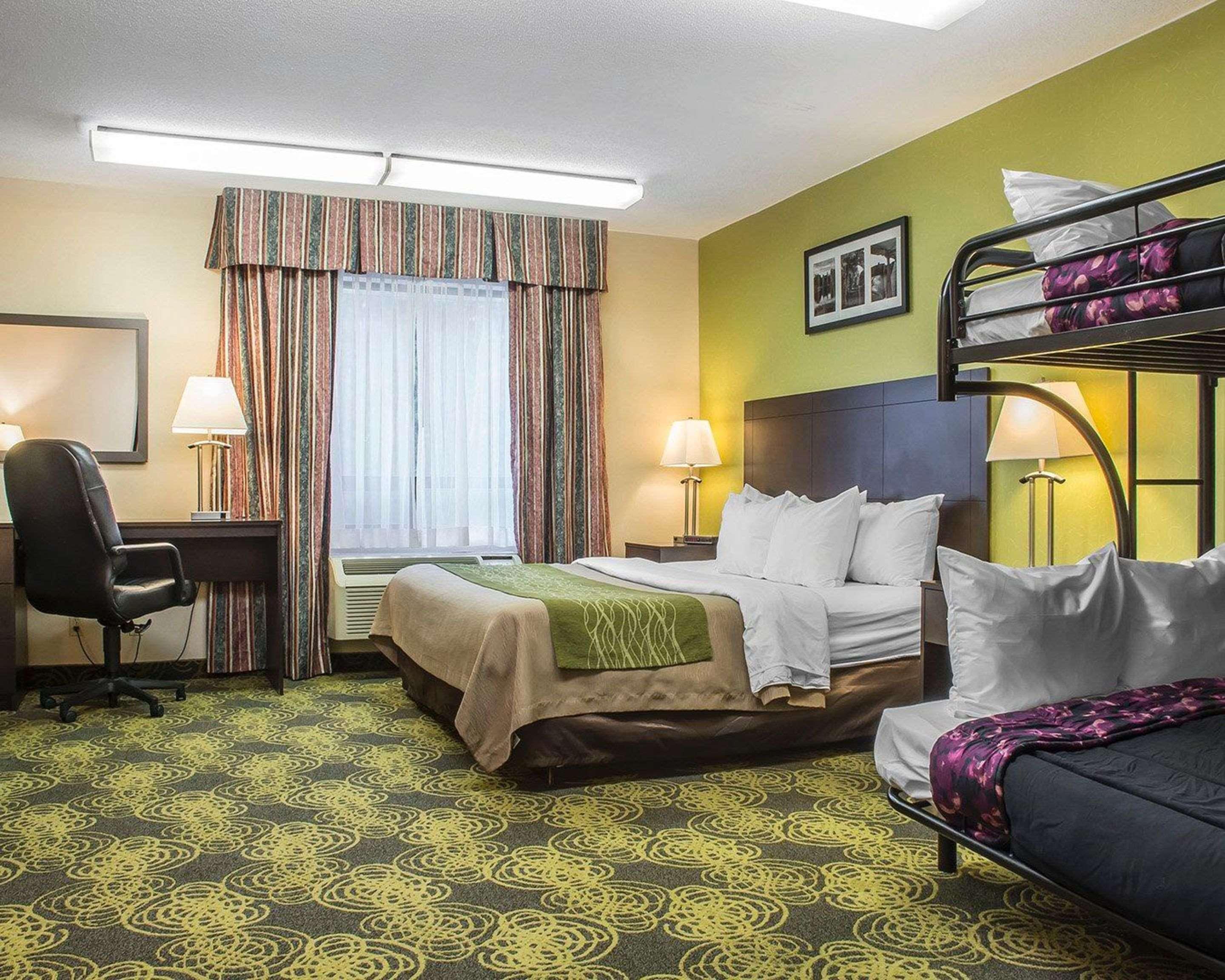 Comfort Hotel & Suites Peterborough Exteriör bild