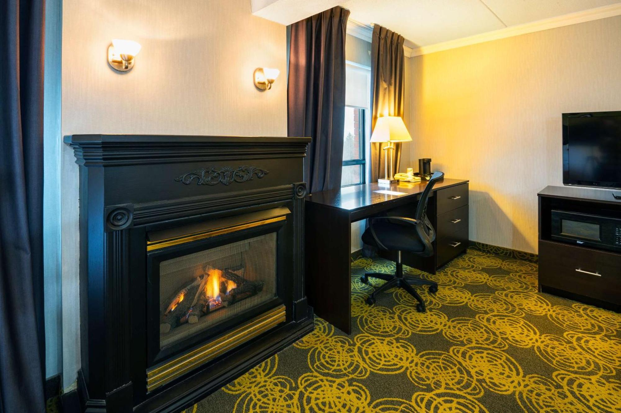 Comfort Hotel & Suites Peterborough Exteriör bild