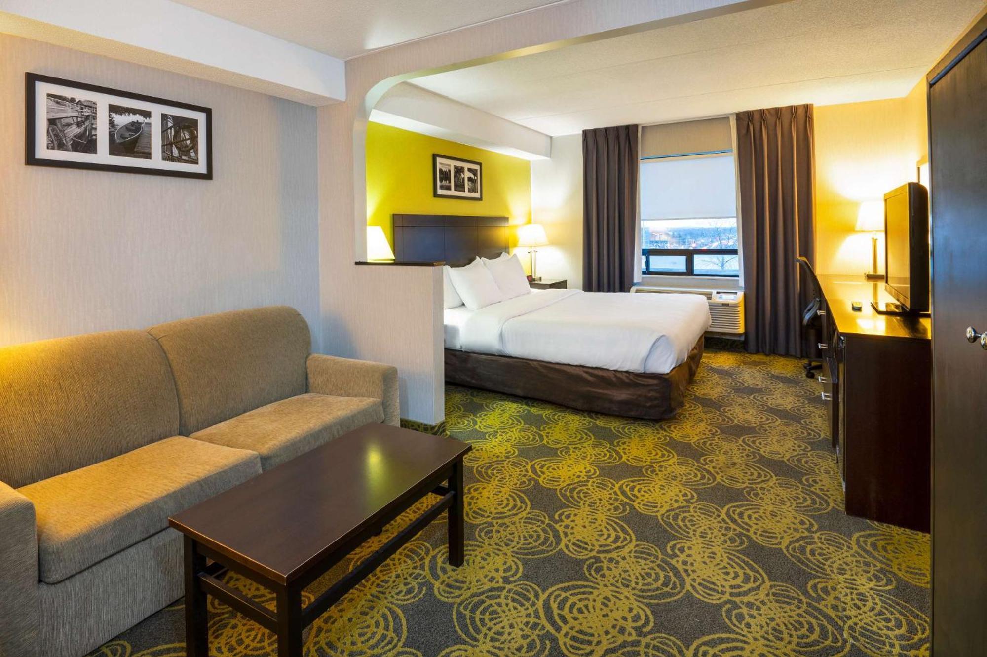 Comfort Hotel & Suites Peterborough Exteriör bild