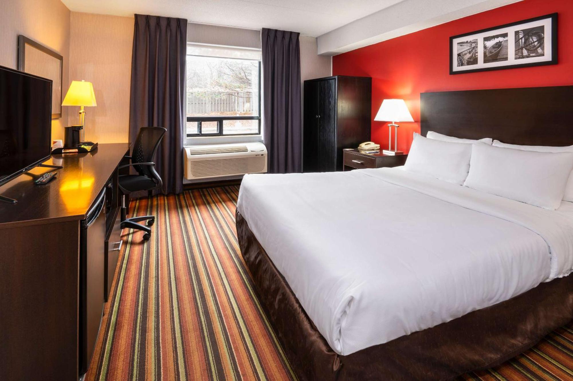 Comfort Hotel & Suites Peterborough Exteriör bild