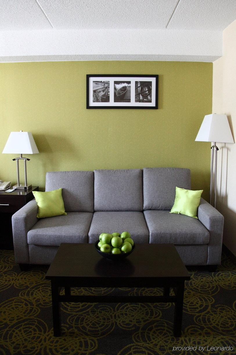 Comfort Hotel & Suites Peterborough Exteriör bild