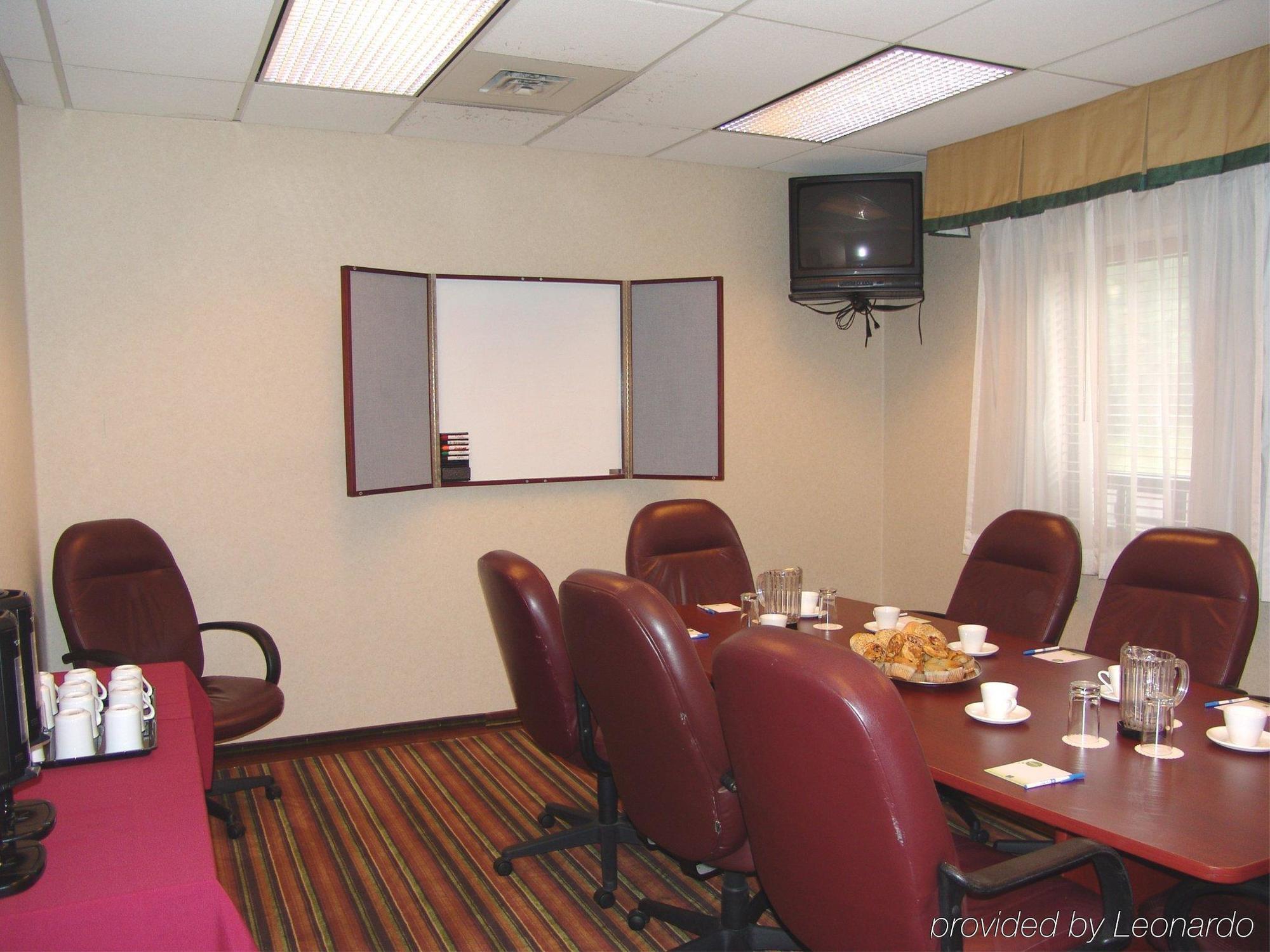 Comfort Hotel & Suites Peterborough Exteriör bild