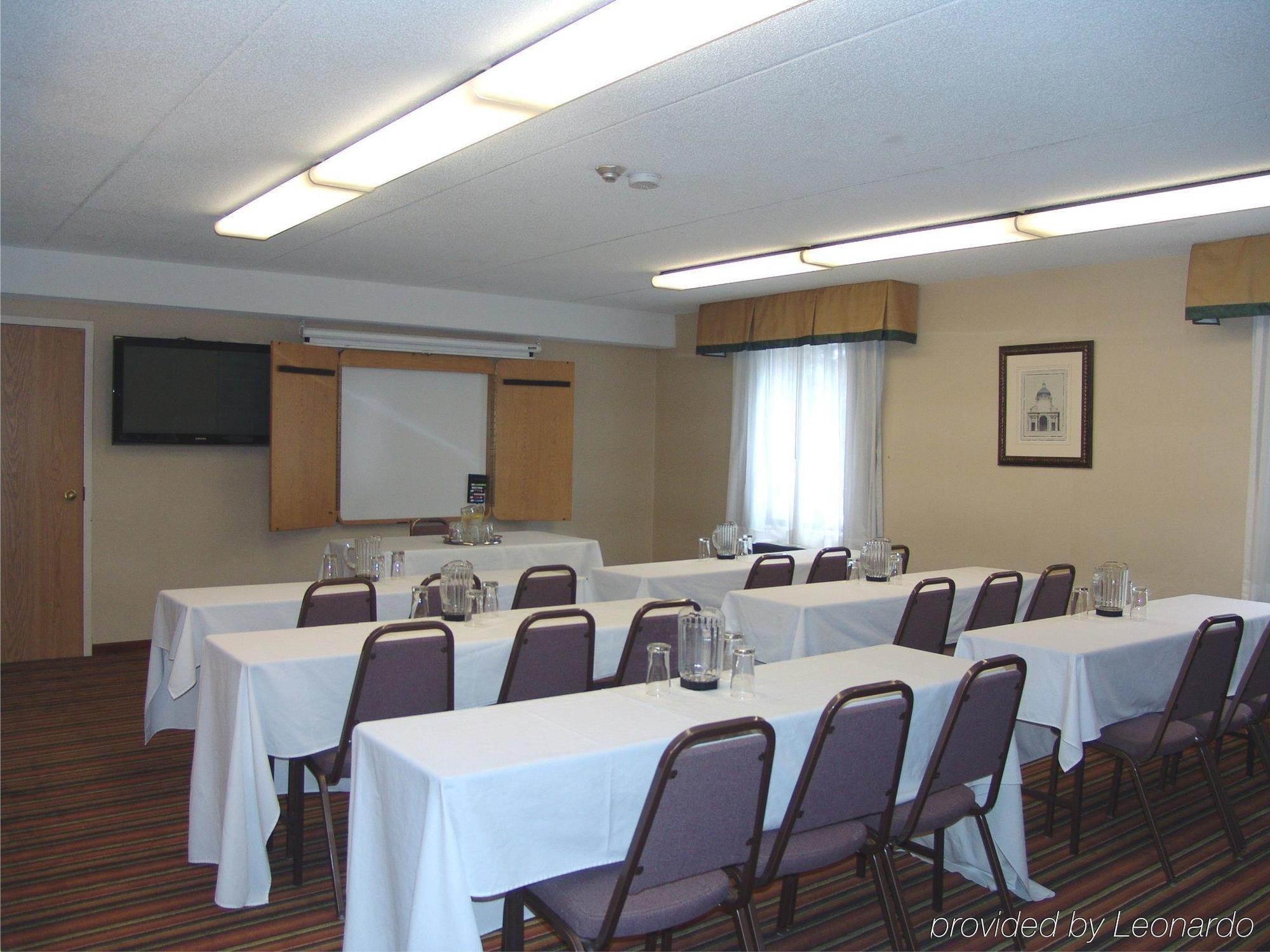 Comfort Hotel & Suites Peterborough Exteriör bild