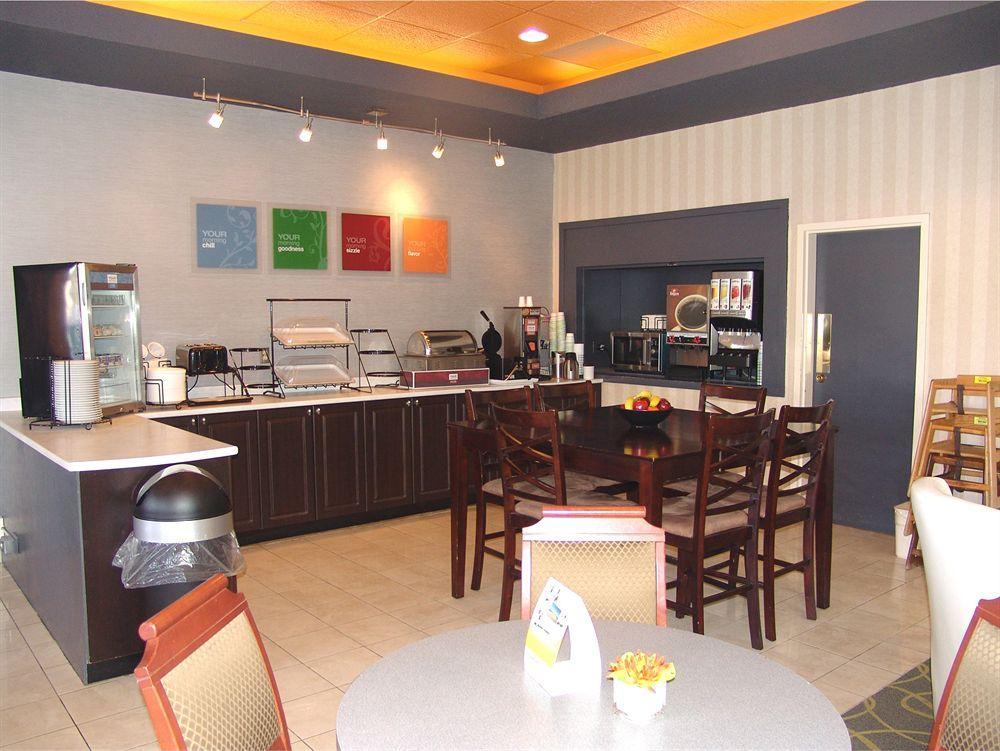Comfort Hotel & Suites Peterborough Exteriör bild